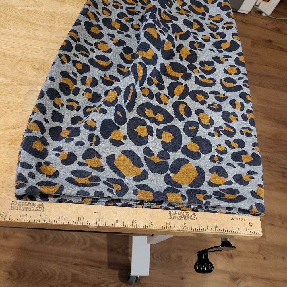 Knit H&M Grey Leopard Print Knee Length Pencil Invisible Zipper Small 30" Waist - Picture 5 of 10
